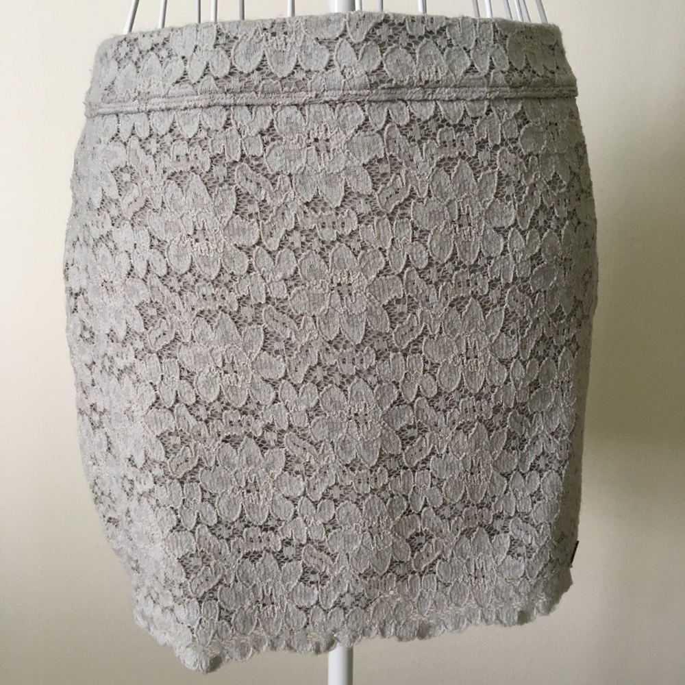 A&F gray lace mini skirt